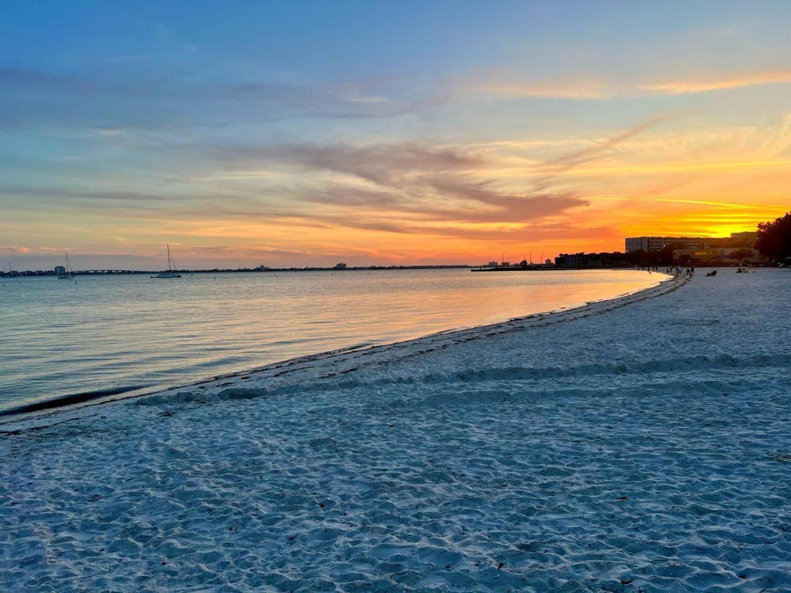 Gorgeous Beach Condo St. Petersburg Exteriér fotografie